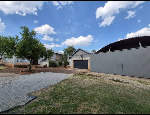 4 BEDROOM HOUSE FOR SALE IN WALKERVILLE MANOR
